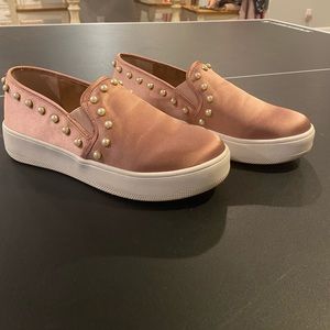 Steve Madden pink shoes lined with beads. Size 6.5